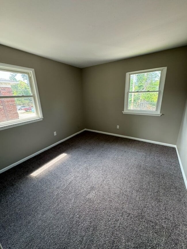 Building Photo - 6305 Nina Dr