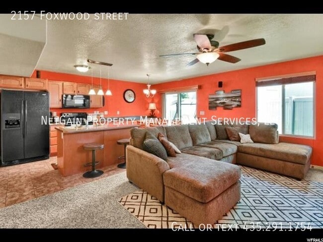 Building Photo - 2157 Foxwood St