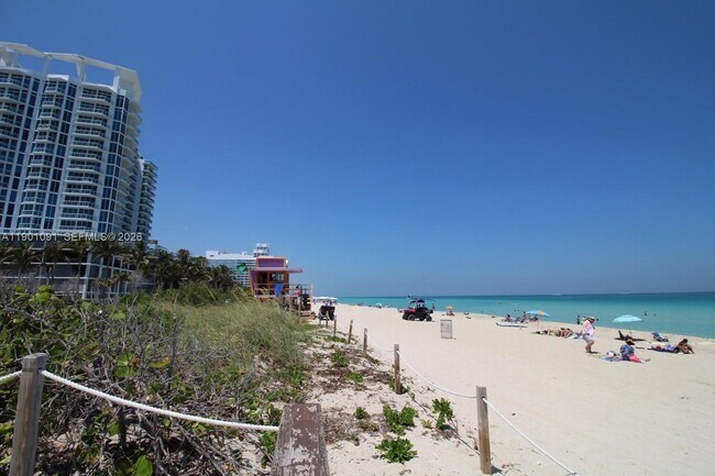 Building Photo - 6422 Collins Ave