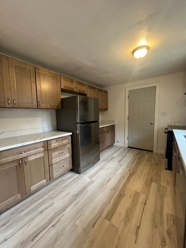 Building Photo - 2-Bedroom 1-Bathroom home close in Springfield