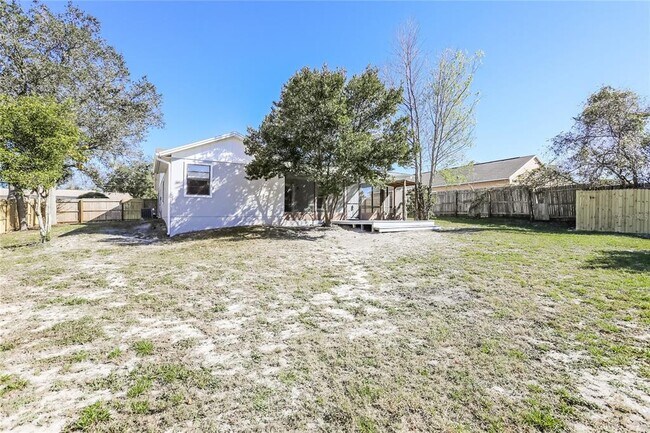 Building Photo - 1830 Hallcrest Dr