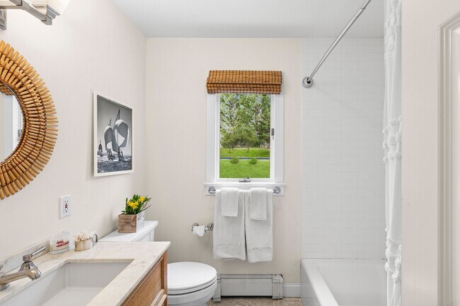 Building Photo - 156 Suffolk St