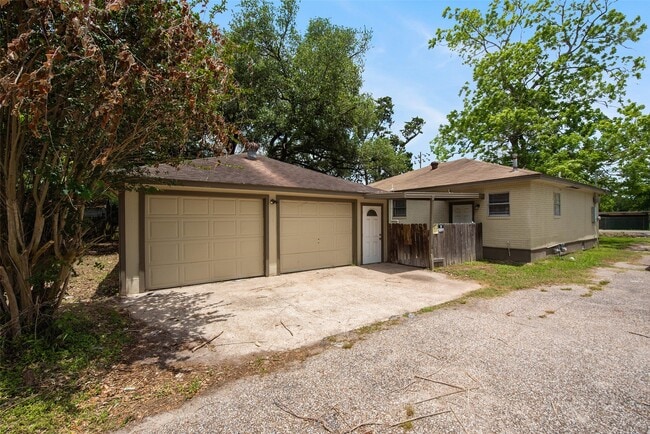 Building Photo - 5206 Avenue M