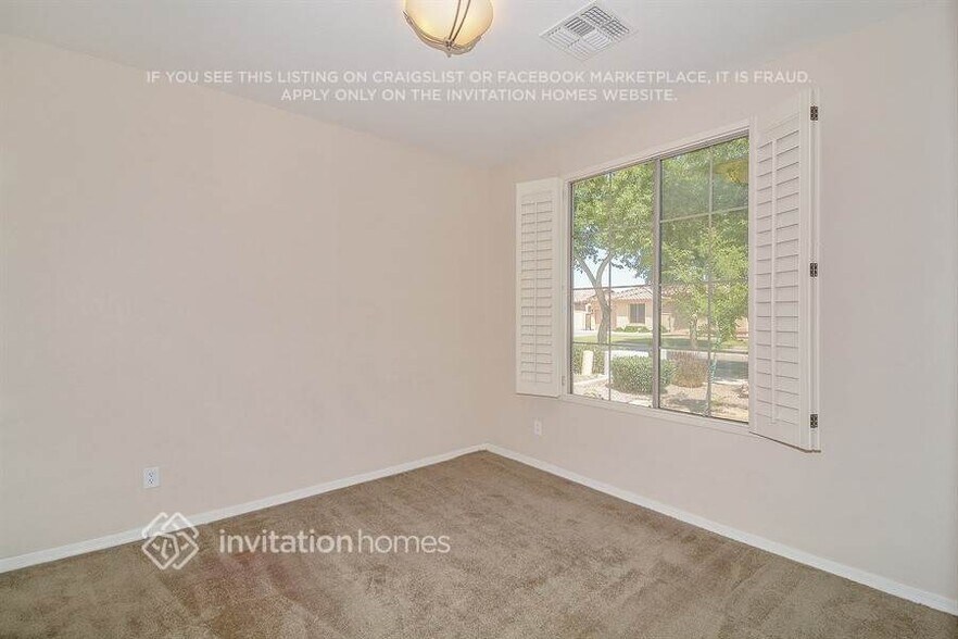 Building Photo - 5405 W Siesta Way