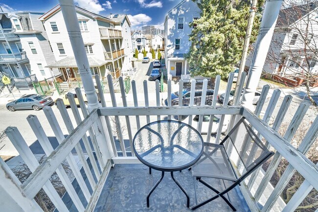 Building Photo - 88 Pearl St