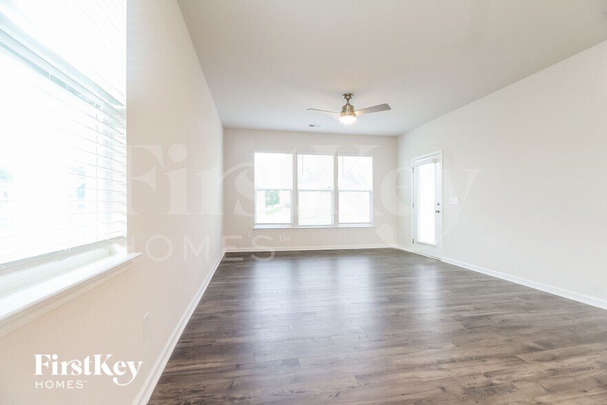 Building Photo - 462 Yoshino Cherry Dr