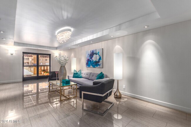 Building Photo - 7930 E Camelback Rd