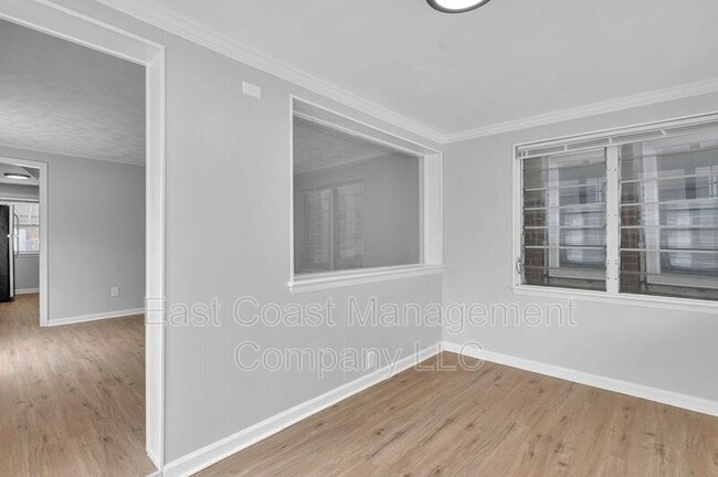 Building Photo - 418 Avondale Rd