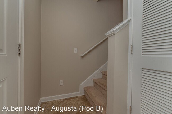 Building Photo - 3 br, 1.5 bath House - 4010 Rambling Way
