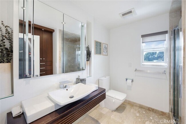 Building Photo - 10341 Kurt St