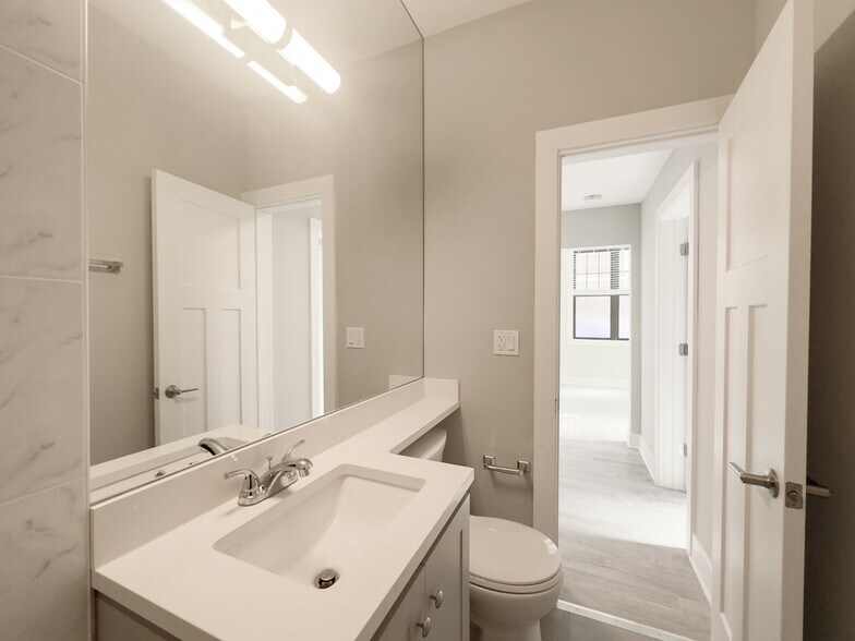 Building Photo - 369 Hazel Ave