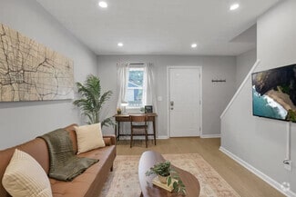 Building Photo - 380 Forest St