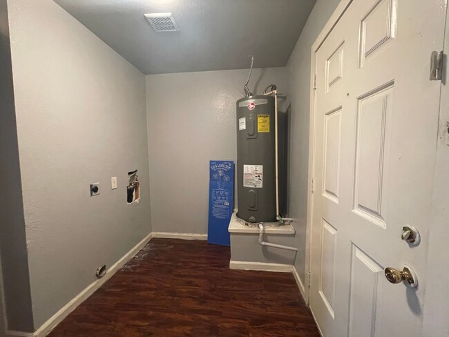 Building Photo - 4 Bed / 2 Bath Home in Historic Southside ...