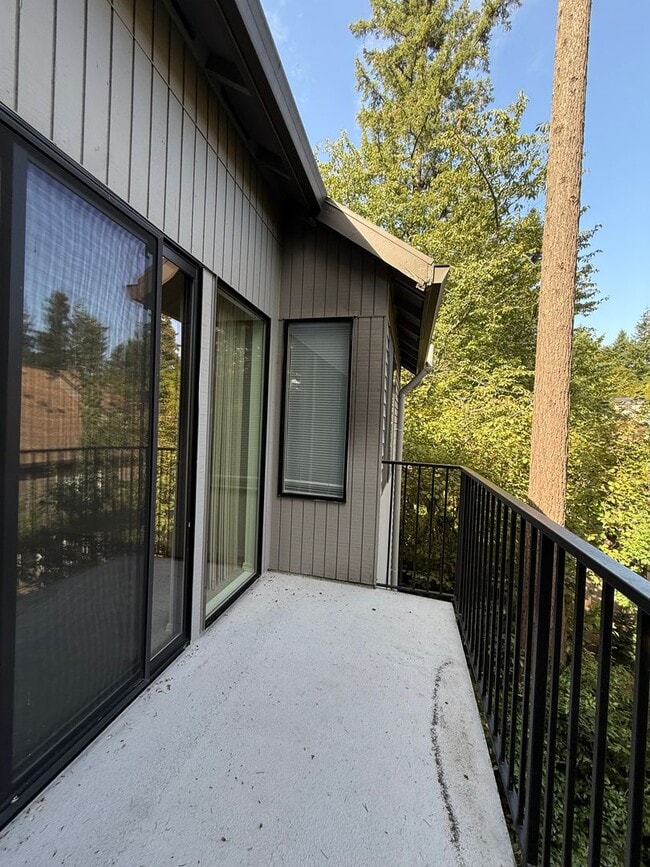 Building Photo - 4000 Carman Dr
