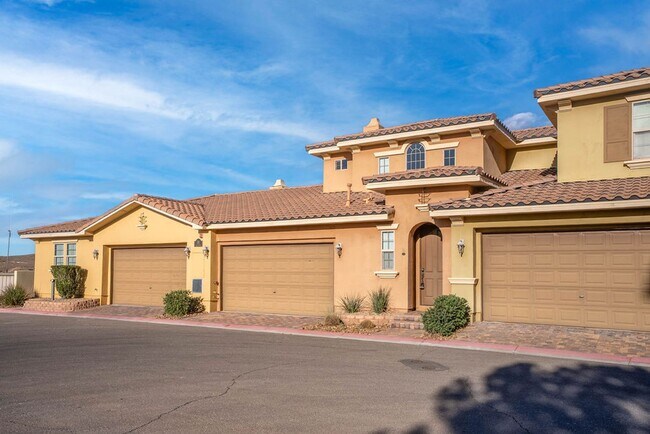 Building Photo - 31 Via Mantova