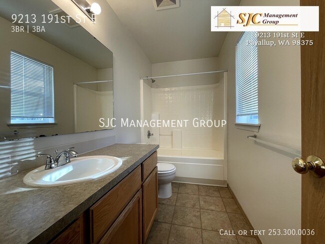 Building Photo - 9213 191st St E