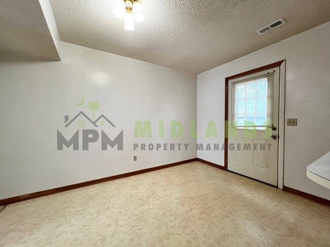 Building Photo - 1603 Westchester Dr