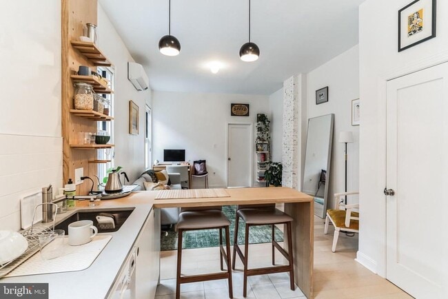 Building Photo - 1108 Pine St