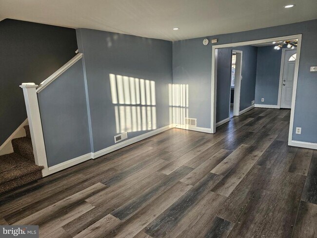 Building Photo - 3238 Westmont Ave