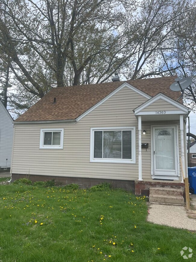 Building Photo - 2 Bedroom Bungalow in Warren - $1150