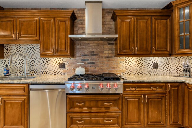 Building Photo - 13400 N Calusa Club Dr