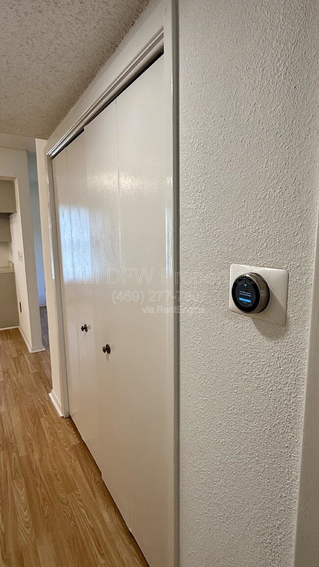 Building Photo - 1001 Weiss Ave