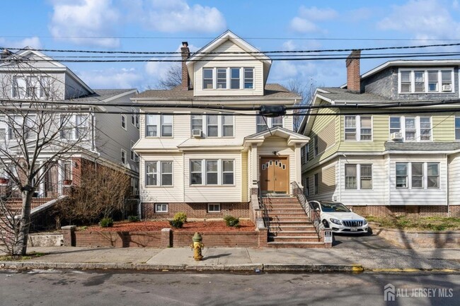 Building Photo - 41-43 Poe Avenue Unit