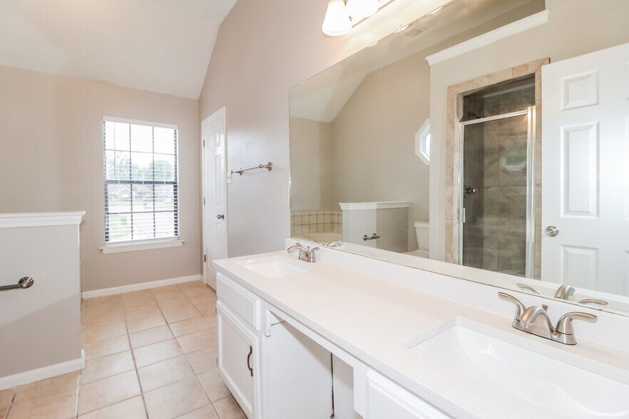 Building Photo - 6410 Baird Ln