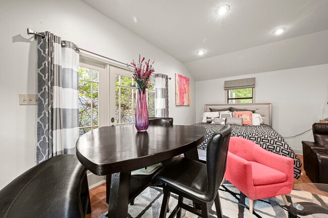 Building Photo - 4724 Lake Point Ave