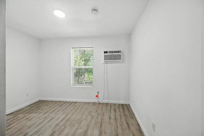 Building Photo - 320 T A Carroll Ave