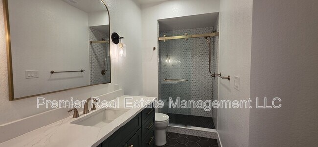 Building Photo - 11379 E 25th Dr