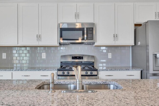 Building Photo - 1464 Bellaria Wy