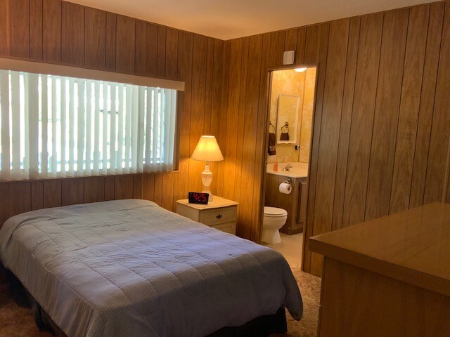 Building Photo - 121 Larch Ct