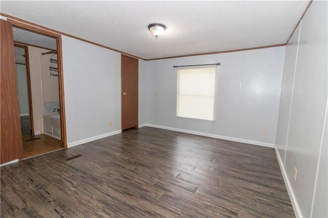 Building Photo - 400 Jefferson Dr