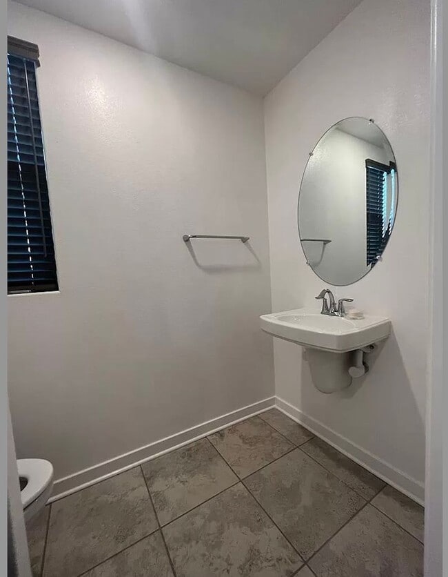 Building Photo - 5301 E Commerce Way