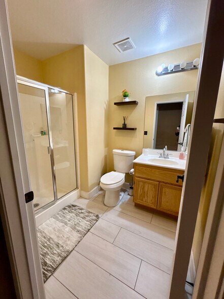 Building Photo - 10170 Susan Ave