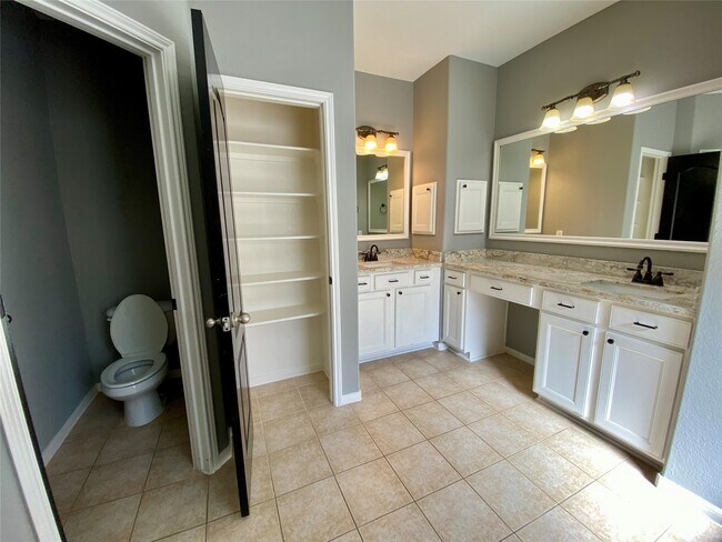 Building Photo - 2827 Mustang Hill Ln