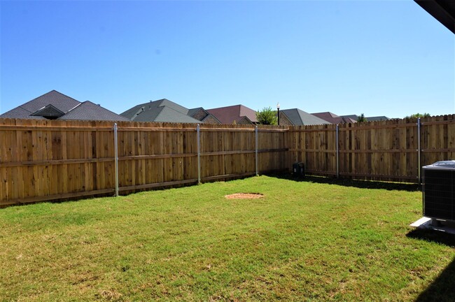 Building Photo - Chisholm Creek Duplex NW OKC