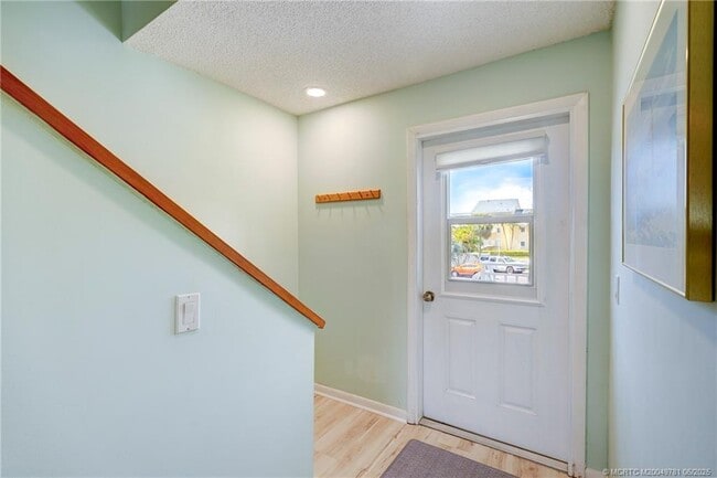 Building Photo - 5532 NE Gulfstream Way