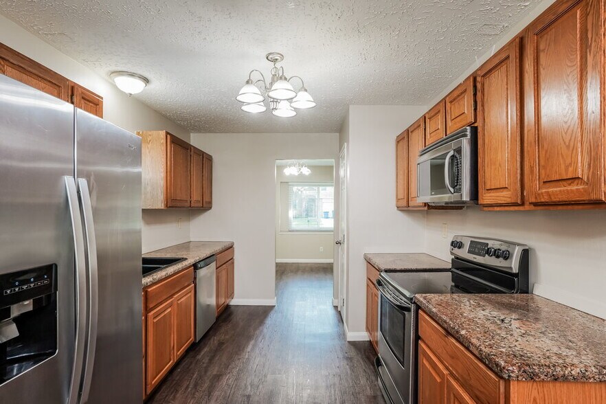 Building Photo - 11918 Cottonwood Ln