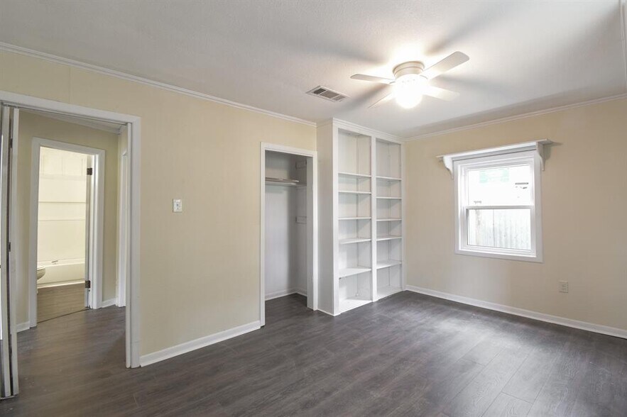 Building Photo - 301 S 3rd St