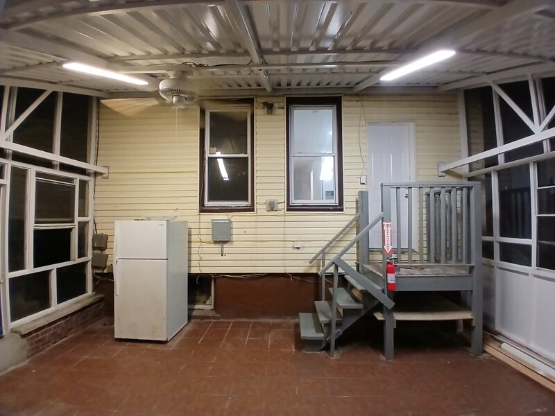 Building Photo - 66 Linden Ave