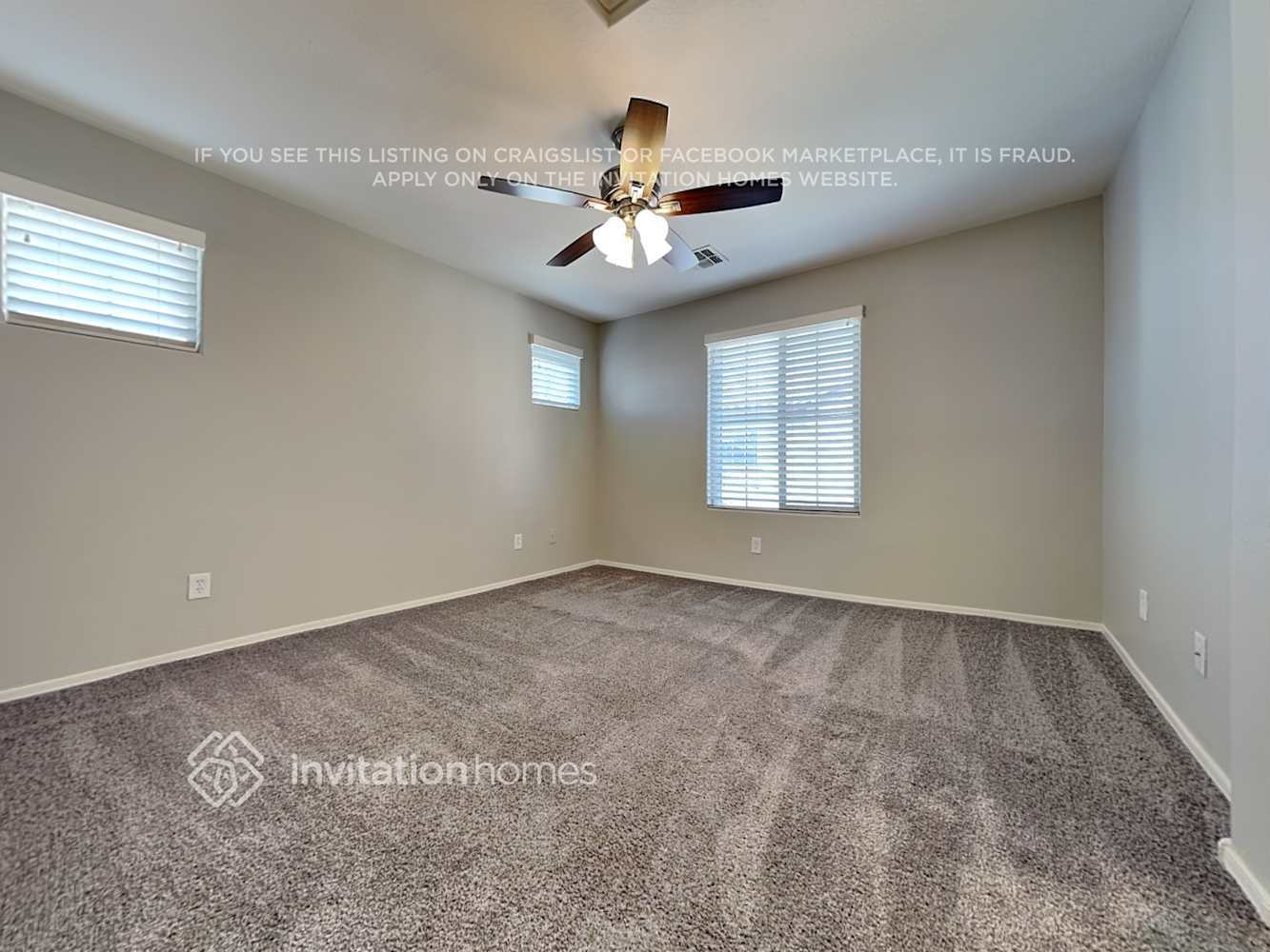 Building Photo - 225 N Sandal