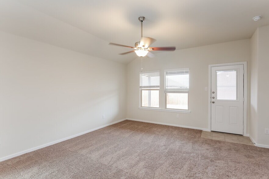 Building Photo - 829 Walls Blvd