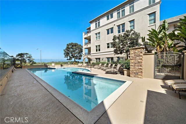 Building Photo - 6001 Crescent Park E