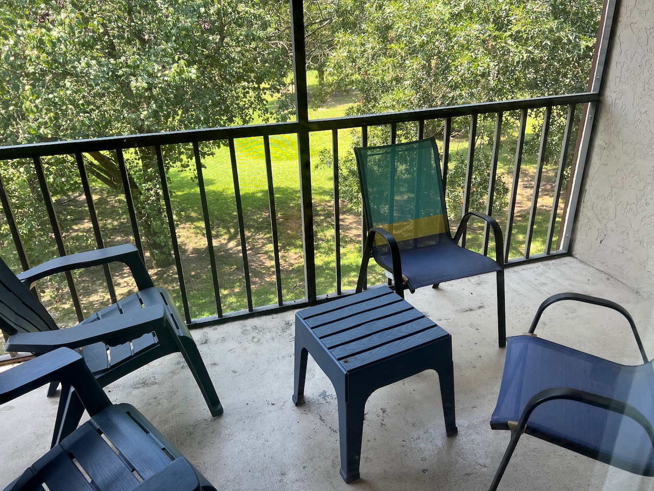 Building Photo - 500 Windsong Cir