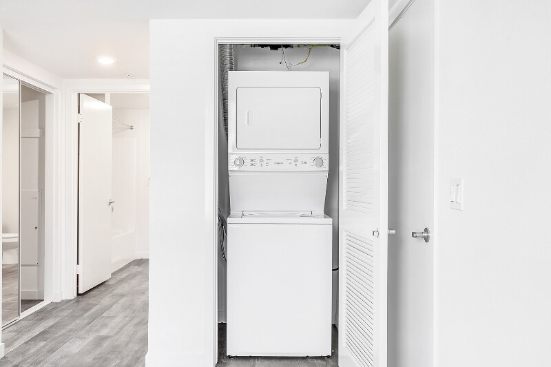 Building Photo - 1249 W 39th Pl