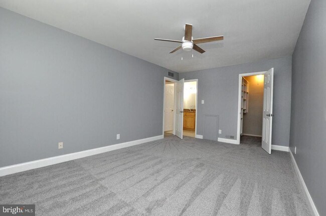 Building Photo - 1806B Ralston Dr