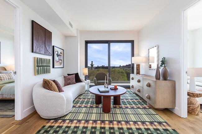 Building Photo - 240 Willoughby