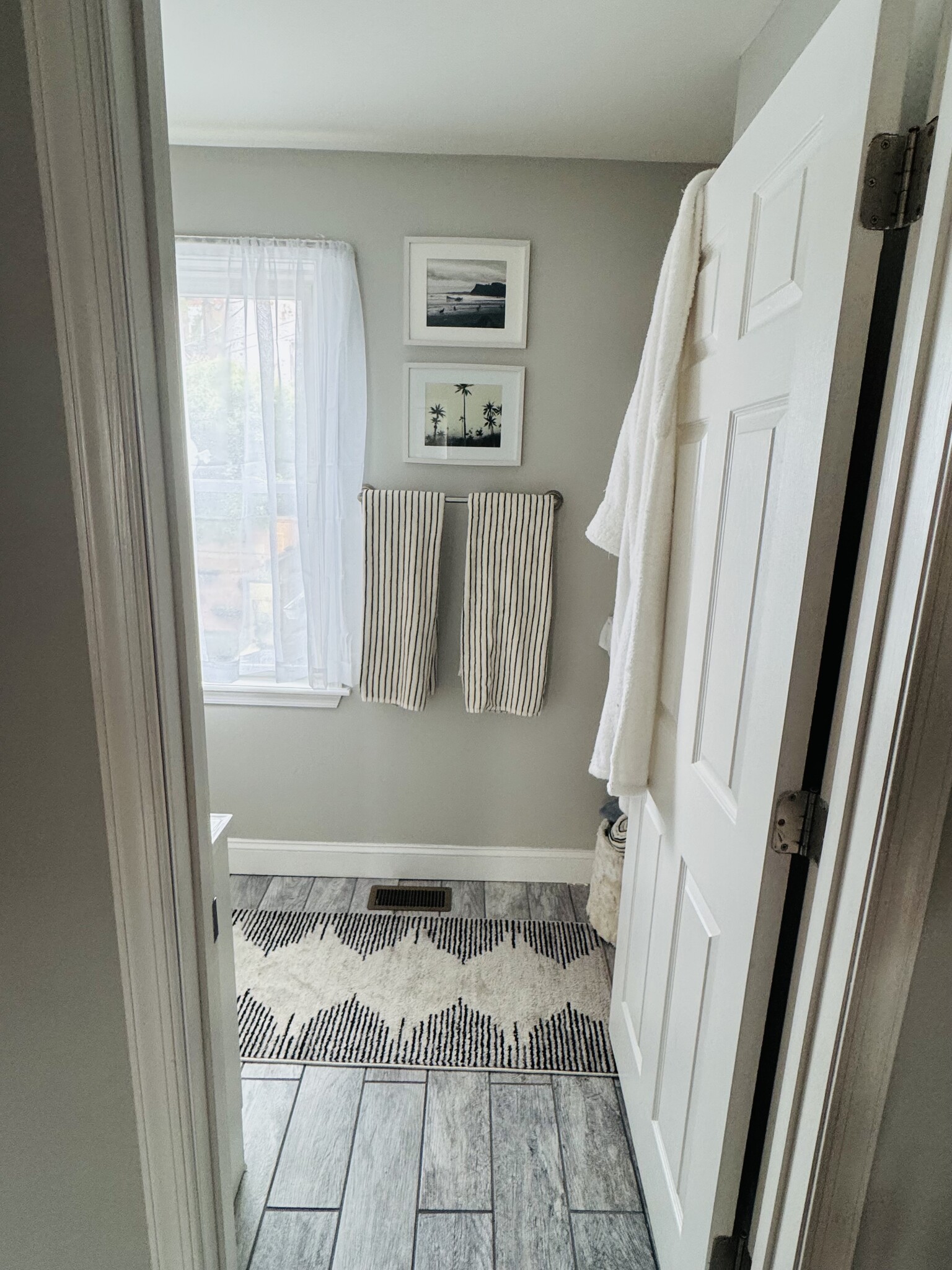 Upstairs bath - 105 S Durham St